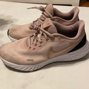 NIKE REVOLUTION 5 WOMEN’S RUNNING SHOE
